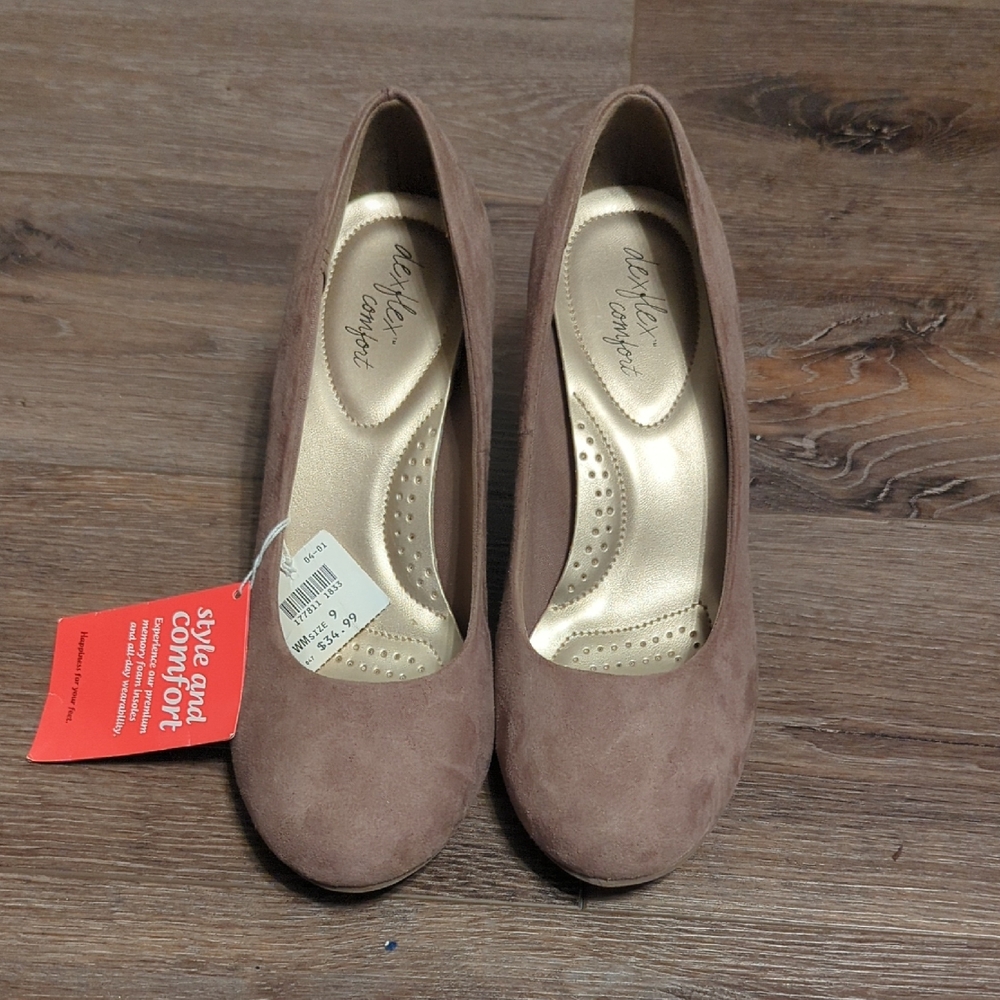dexflex comfort Taupe Suede Round Toe Pumps